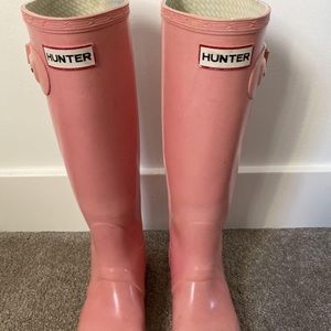 W6 Hunter rain boots